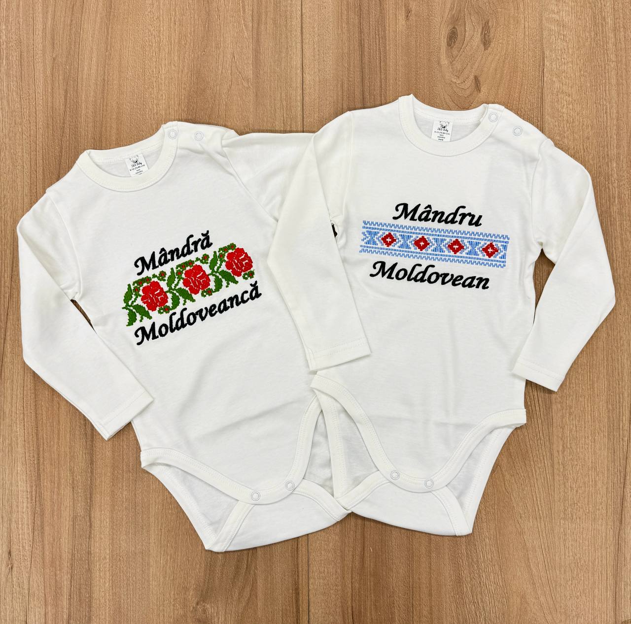 Body cu broderie naturală din stofă organică