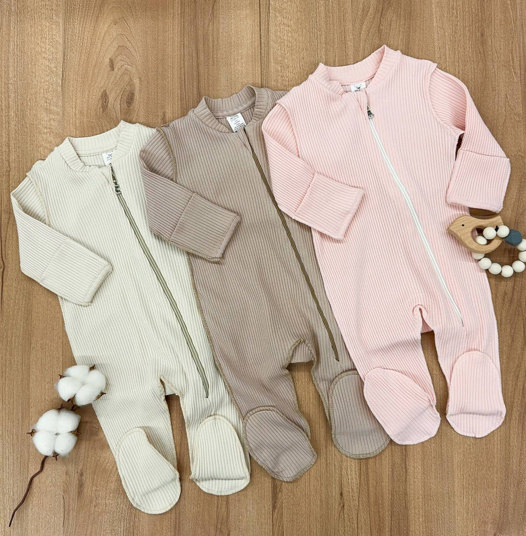 Salopetă Lapșa 0-3 Luni cu Tălpici și Mănuși Incorporate