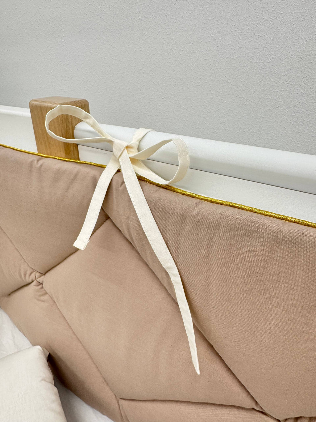 Apărătoare pentru Patuț Nou-Născuți – Bej/Crem