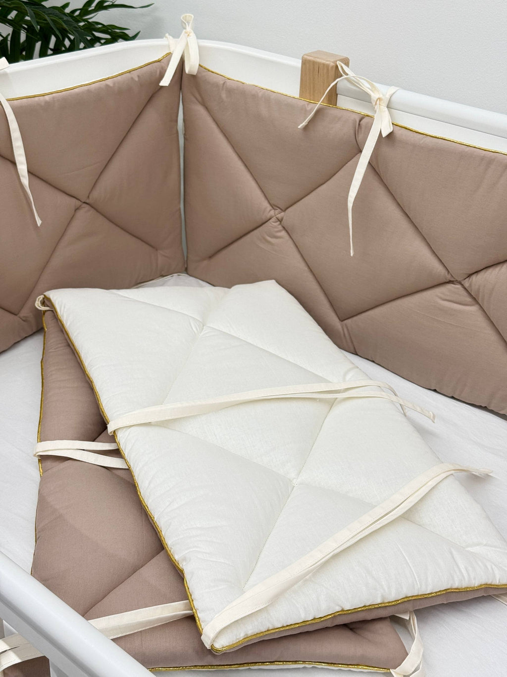 Apărătoare pentru Patuț Nou-Născuți – Bej/Crem