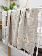 Păturică cu Desen Cocostârc Tricot 80×100 cm