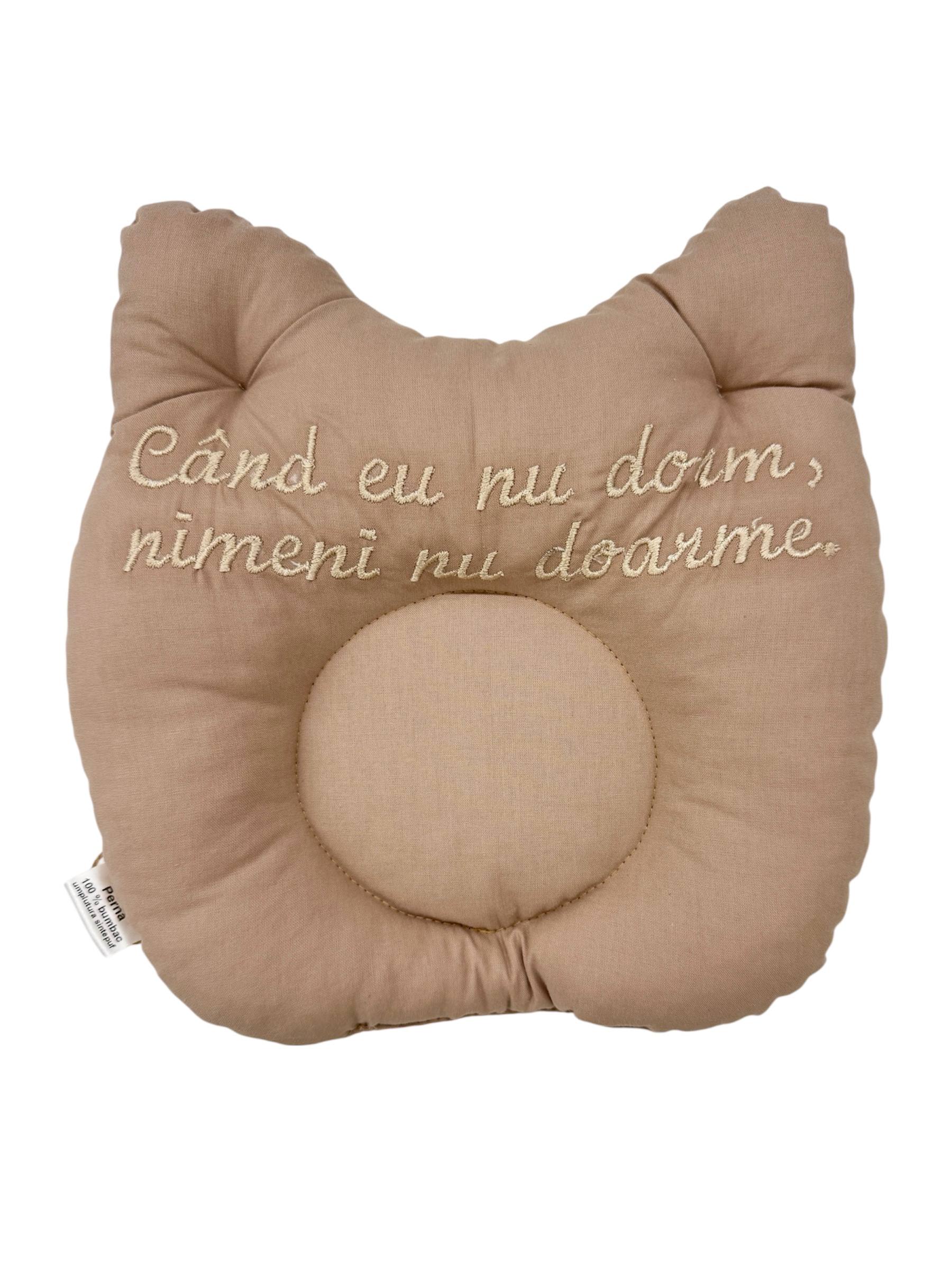 Pernă ortopedică „Urechiușe” cu broderie