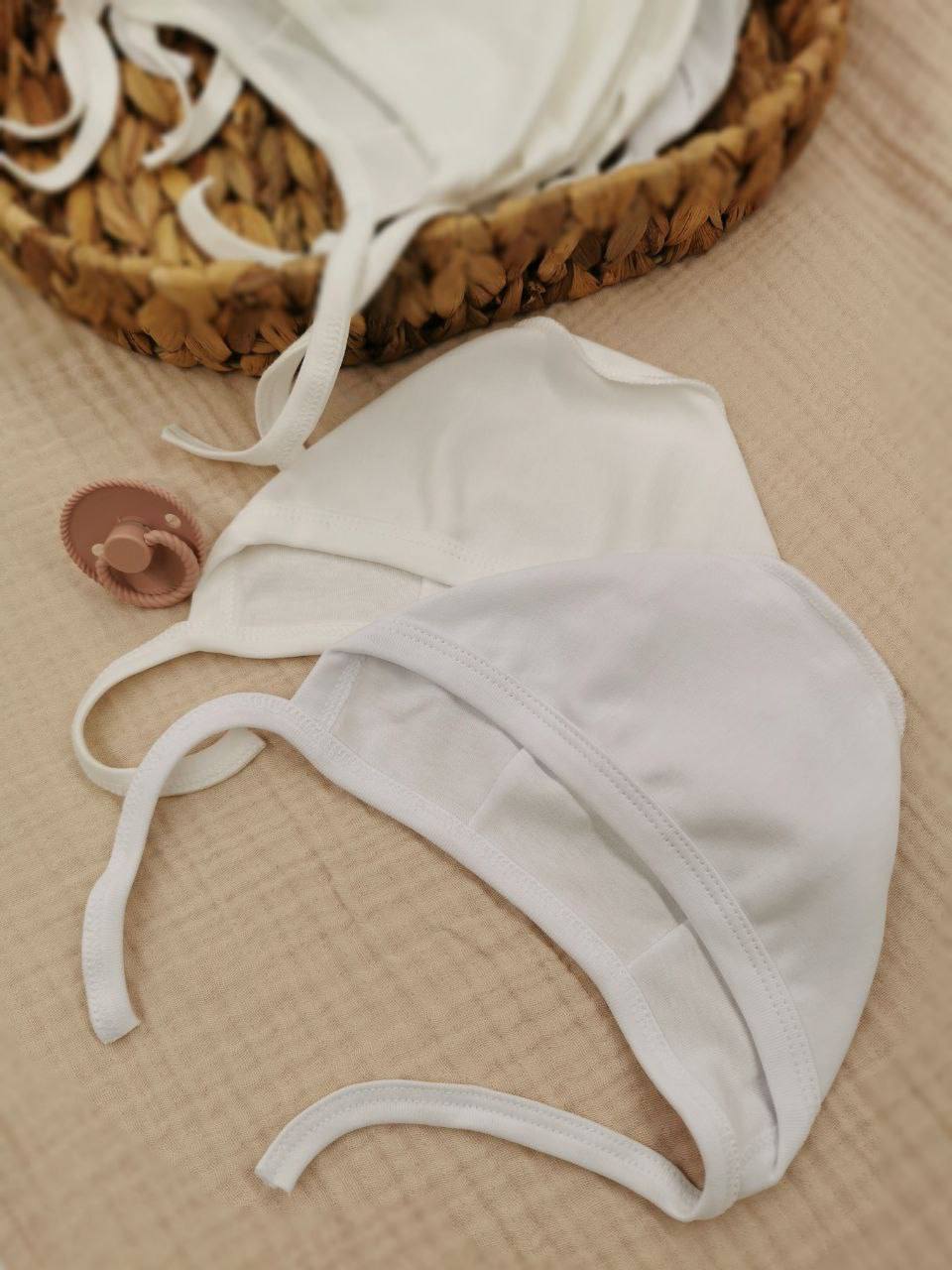 Căciulițe pentru bebeluși