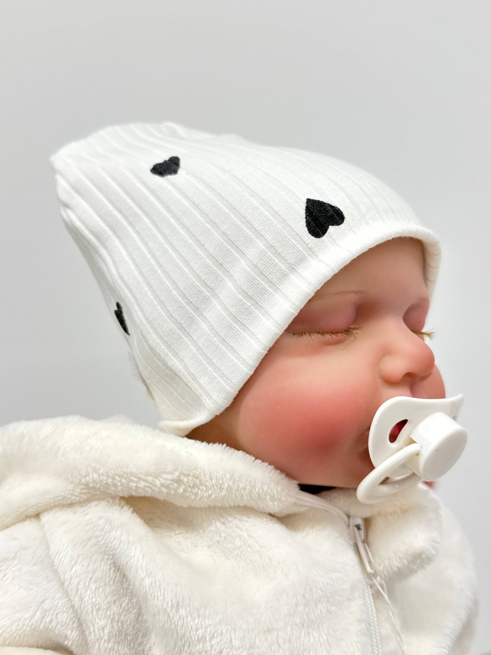 Căciuliță nou născuți buline