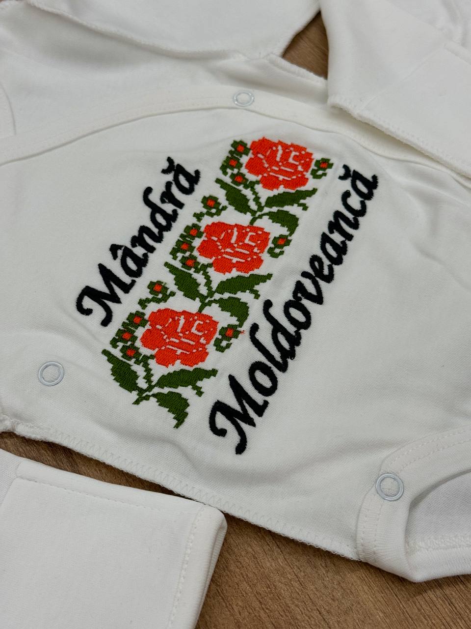 Body cu broderie naturală din stofă organică