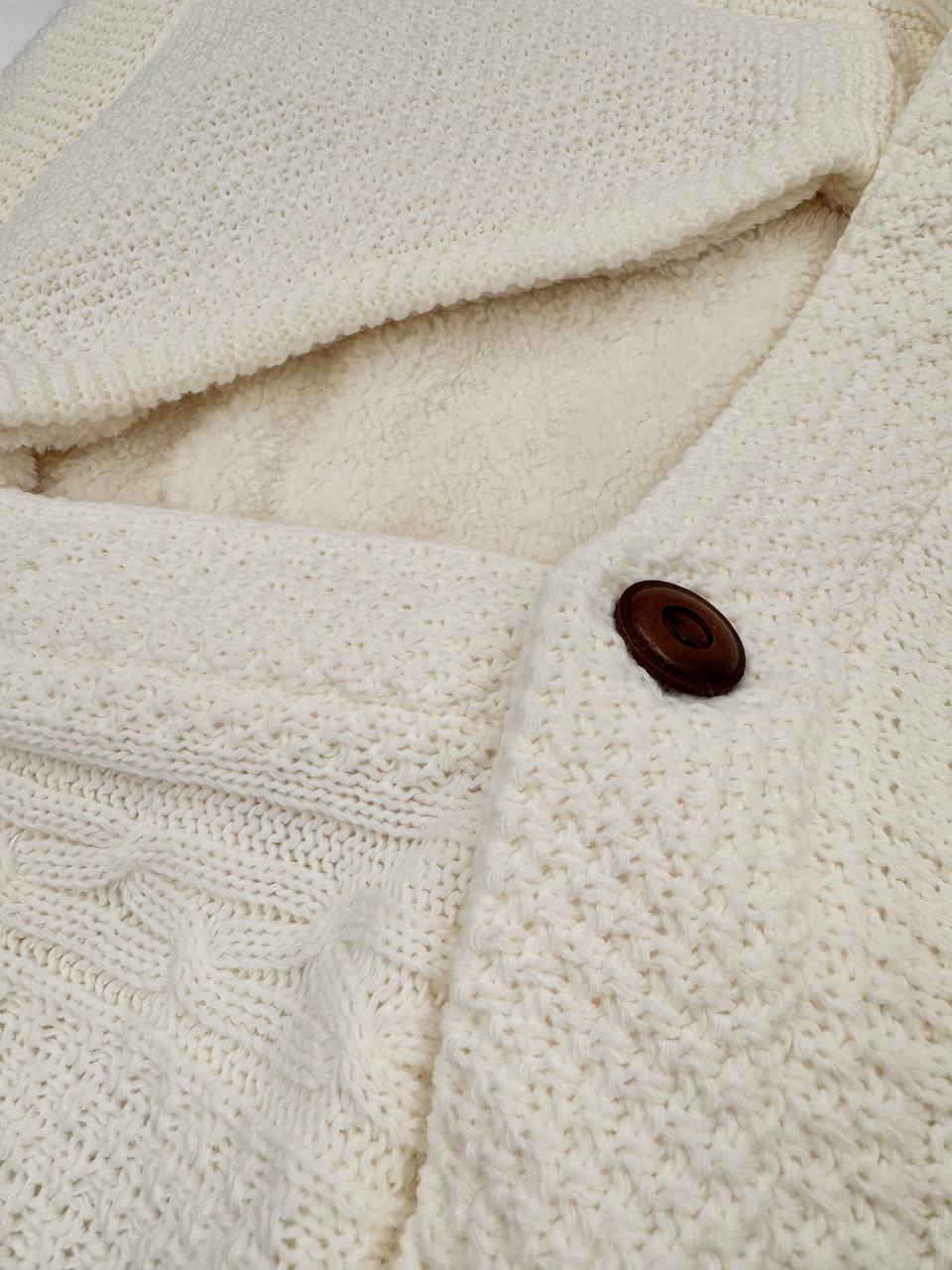 Plic plapumă din tricot cu blăniță și nasturi 90x90 cm