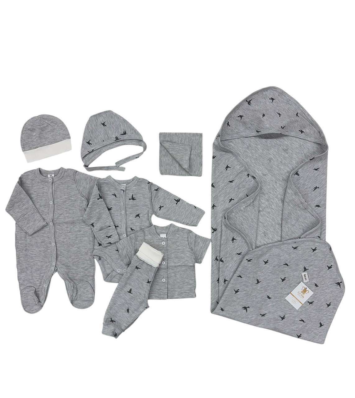 Set din stofă gofra pentru nou-născuți 0-3 luni – 8 piese